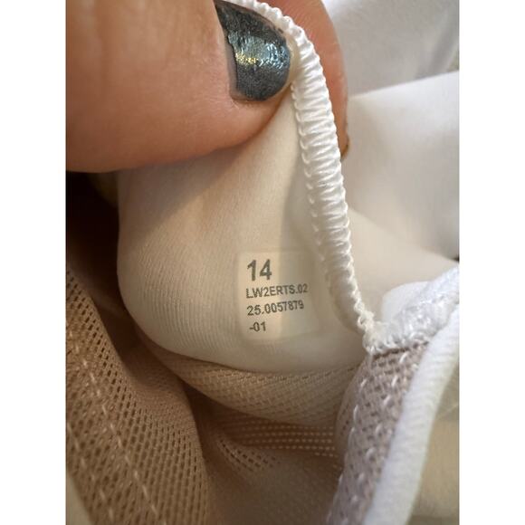 Lululemon Align Halter Bra *Light Support, C/D Cup
White size 14 - Picture 7 of 10